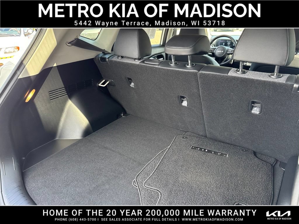 Used 2025 Kia Seltos S AWD/4WD image 35