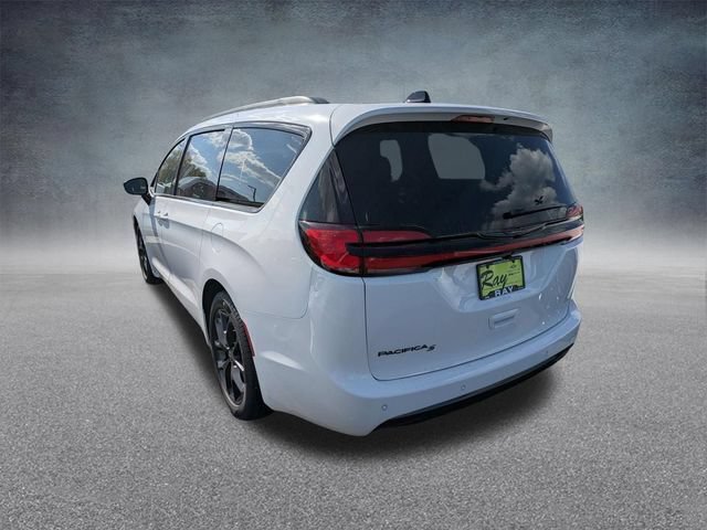 New 2026 Chrysler Pacifica Select w/ S Appearance Package FWD image 5