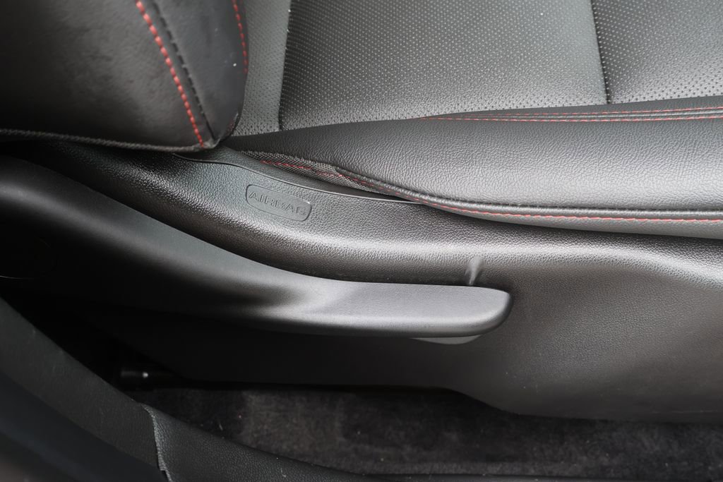 Certified 2024 Chevrolet Trax RS w/ Sunroof Package image 43