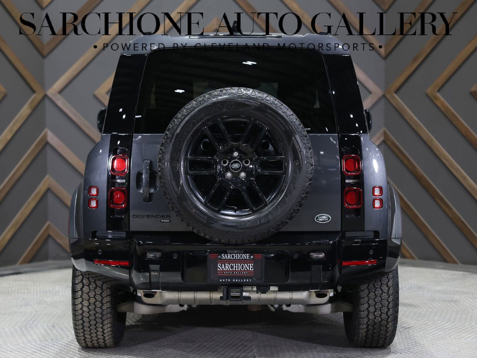 Used 2022 Land Rover Defender 90 X-Dynamic S image 12