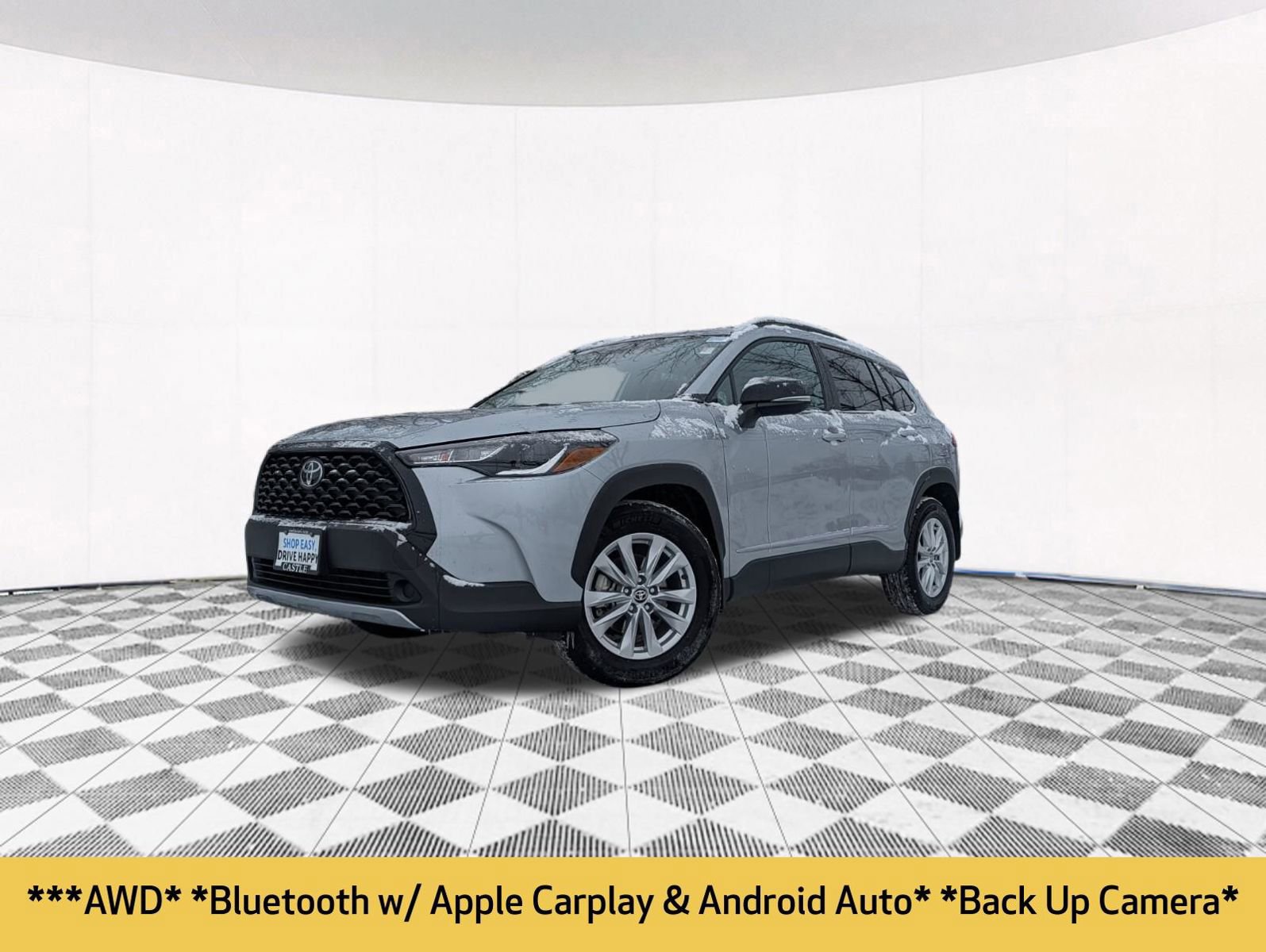 Used 2025 Toyota Corolla Cross LE image 2