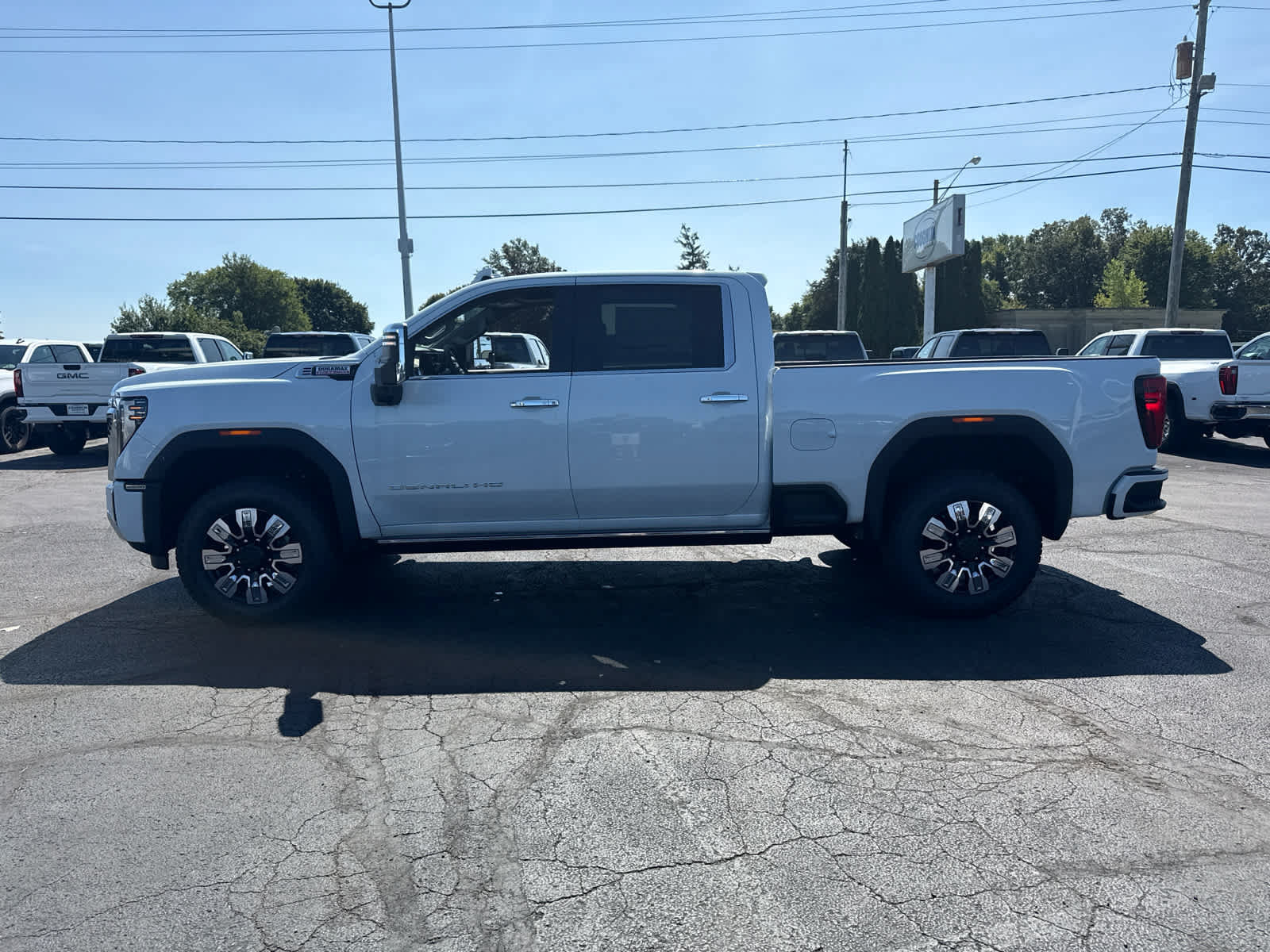 New 2026 GMC Sierra 3500 Denali w/ Denali Reserve Package AWD/4WD image 2
