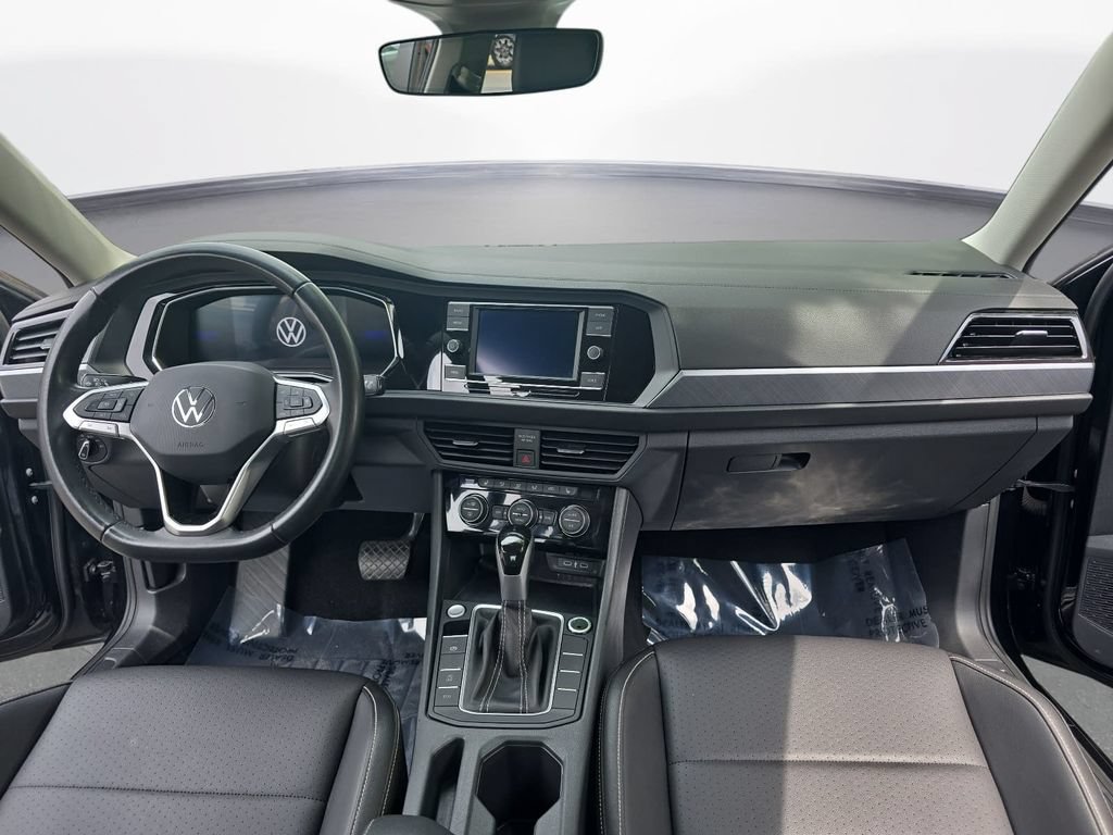 Used 2024 Volkswagen Jetta SE FWD image 9