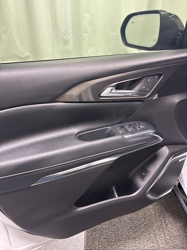 Used 2025 Chevrolet Traverse High Country image 13