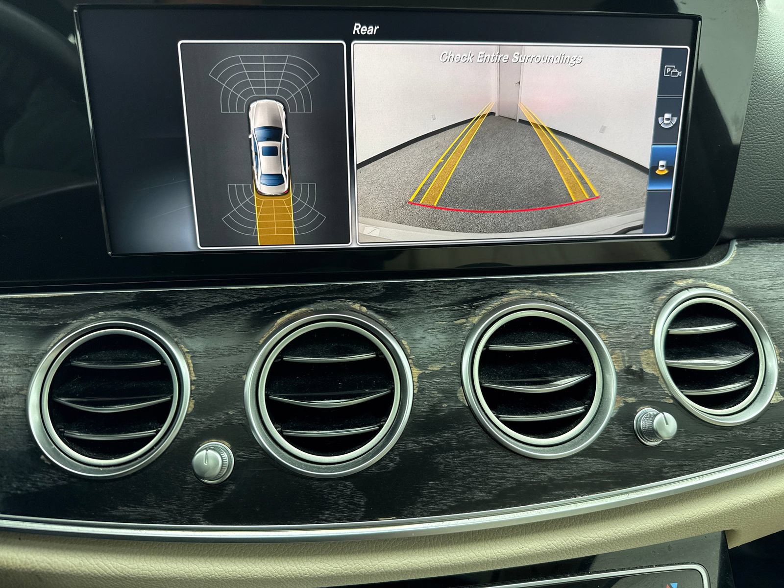 Used 2017 Mercedes-Benz E 300 4MATIC image 28