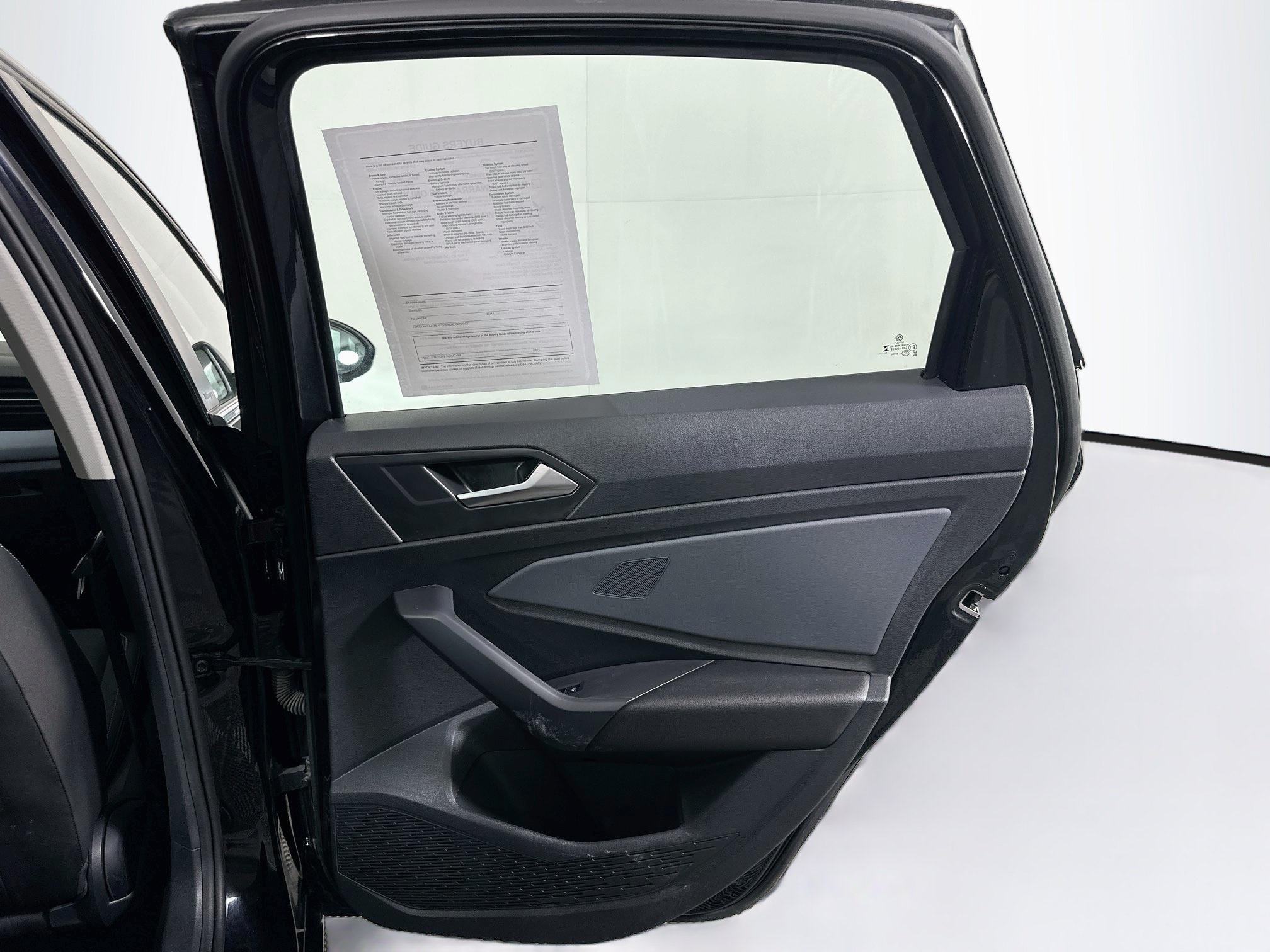 Used 2025 Volkswagen Jetta SE FWD image 31