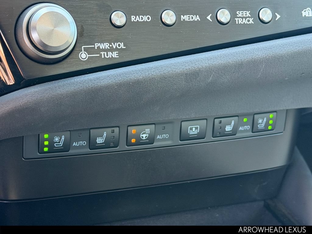 Used 2024 Lexus ES 300h Ultra Luxury w/ Accessory Package (Z1) FWD image 32