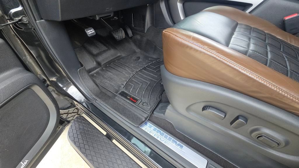 Used 2019 Nissan Titan Platinum Reserve image 23