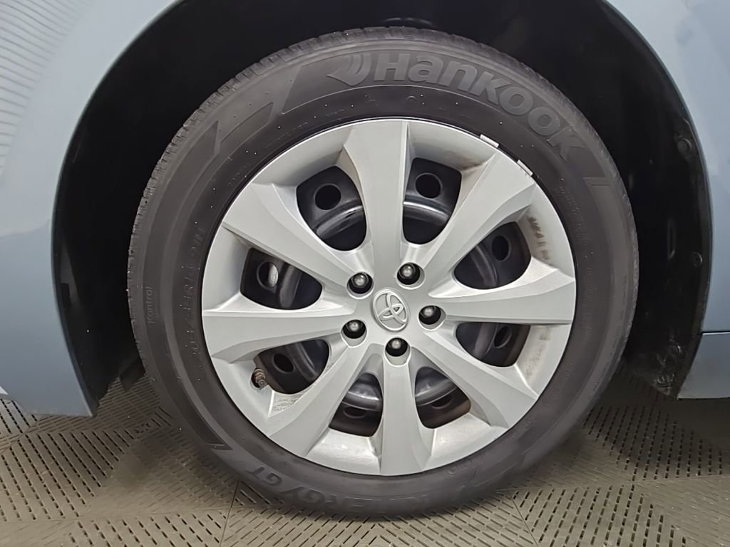 Used 2020 Toyota Corolla LE image 39