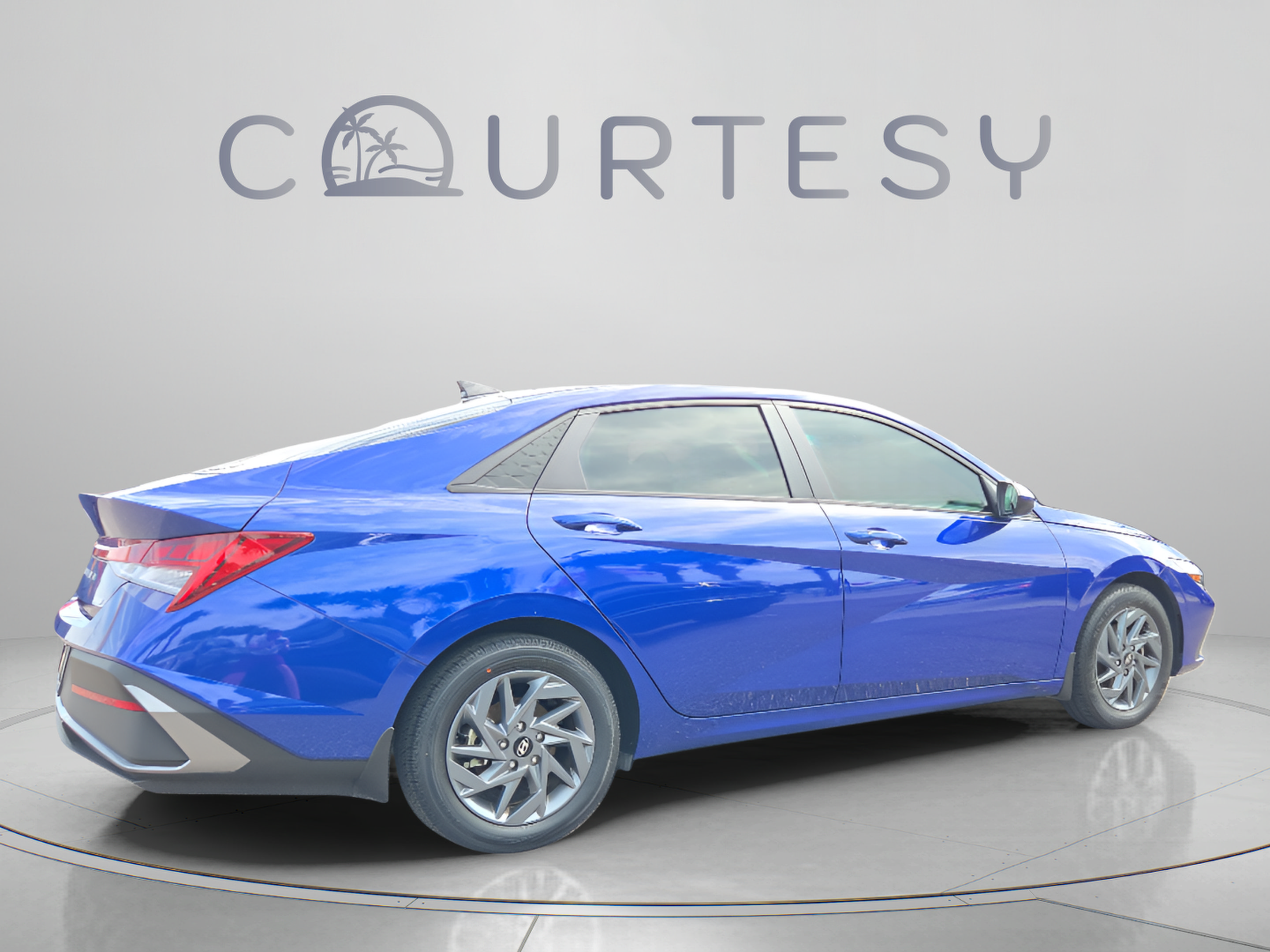 Used 2024 Hyundai Elantra Blue FWD image 5