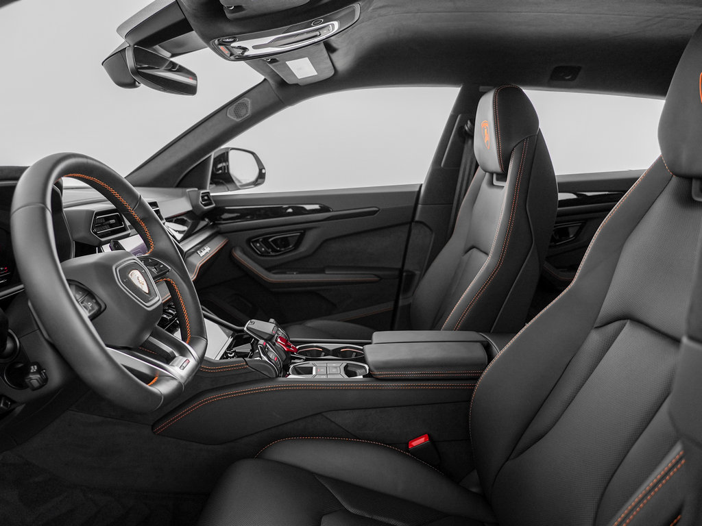 Used 2025 Lamborghini Urus SE AWD/4WD image 12