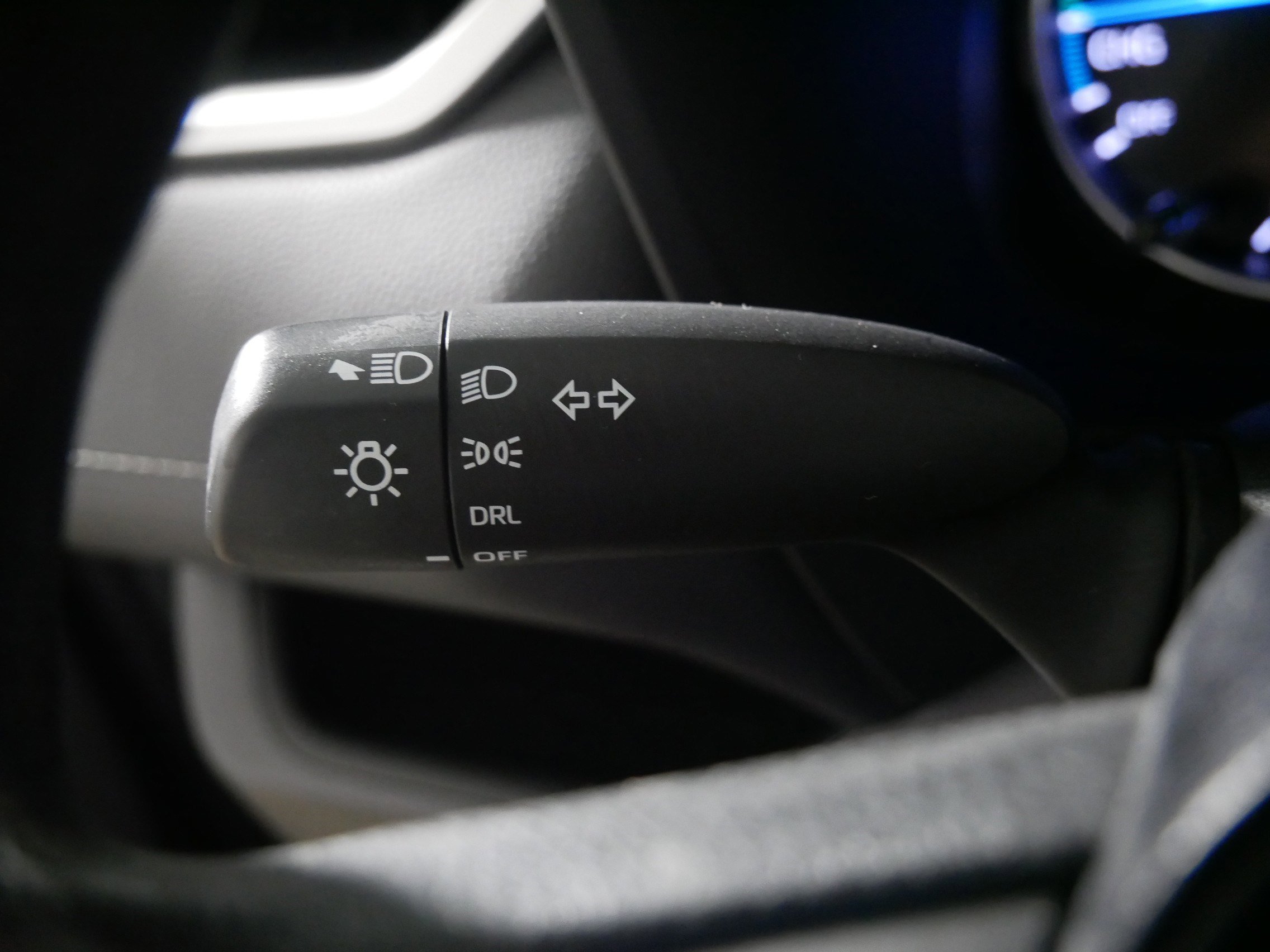 Used 2021 Toyota RAV4 LE AWD/4WD image 31