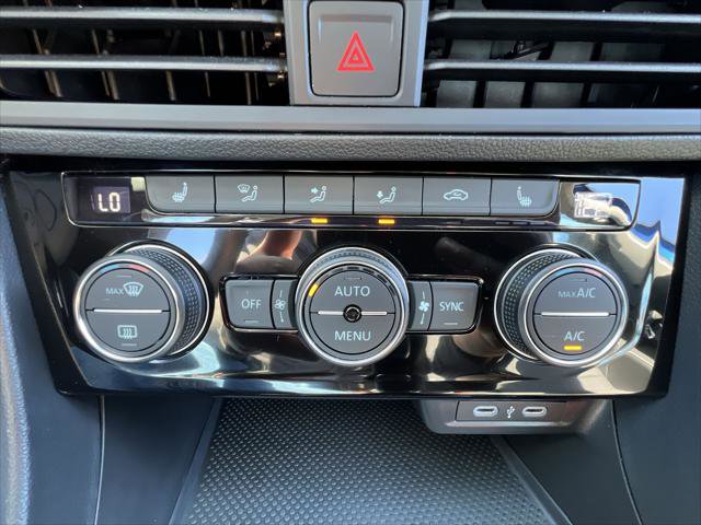 Certified 2024 Volkswagen Jetta SE w/ Panoramic Sunroof Package image 18