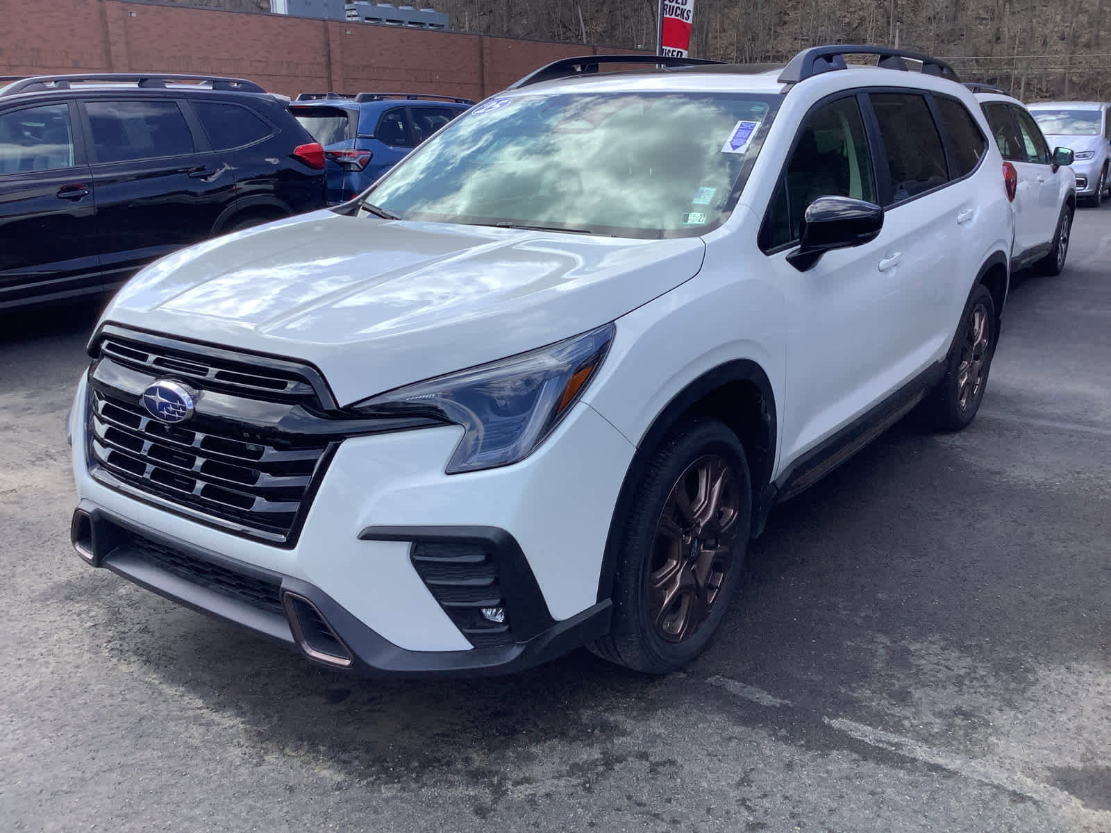 Used 2025 Subaru Ascent Bronze Edition image 4