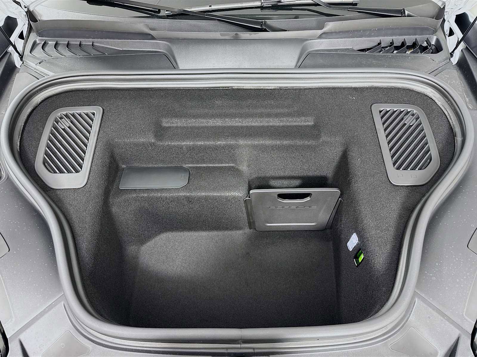 New 2026 Porsche Macan Electric image 31