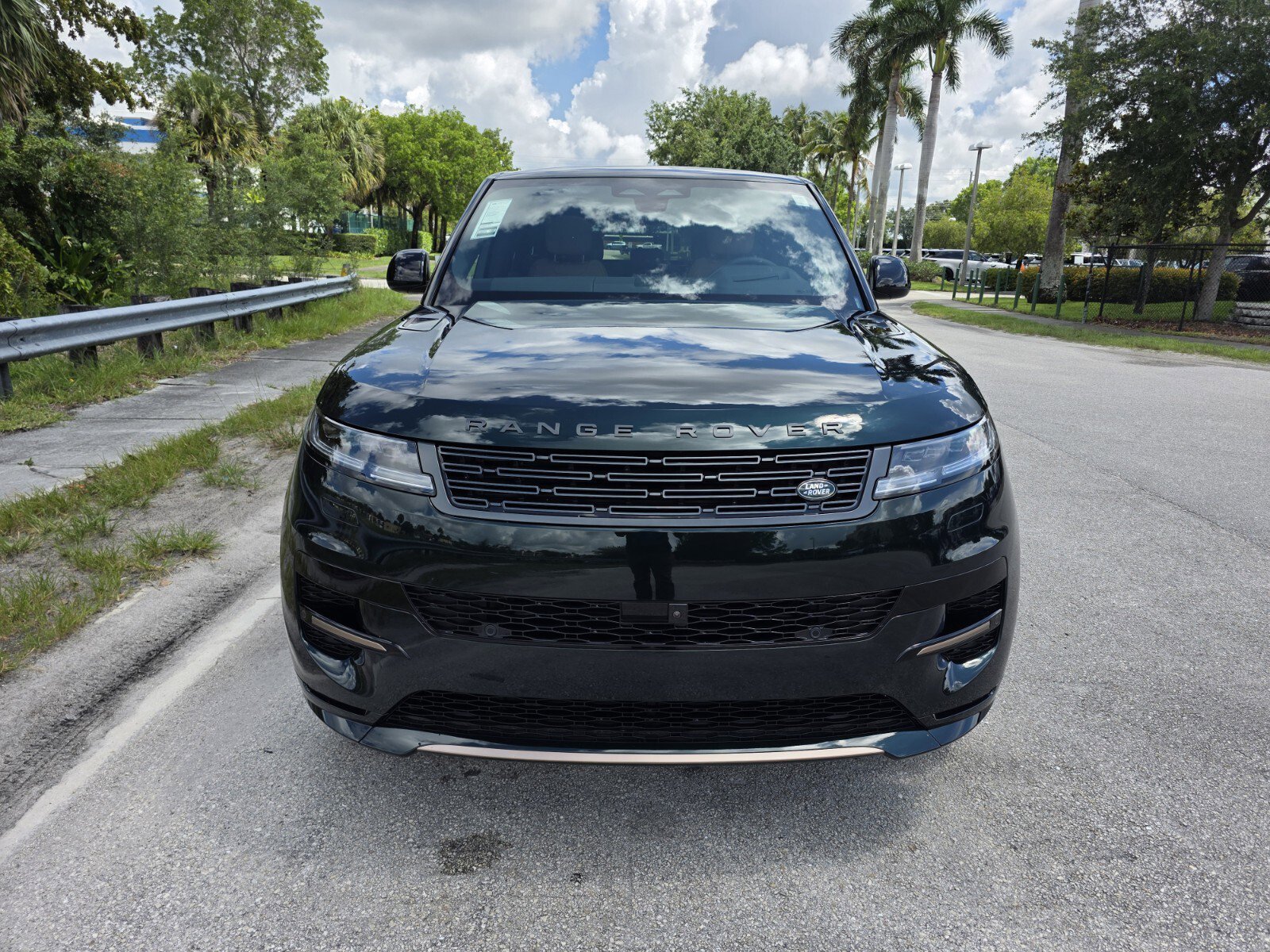 New 2026 Land Rover Range Rover Sport Dynamic SE AWD/4WD image 8