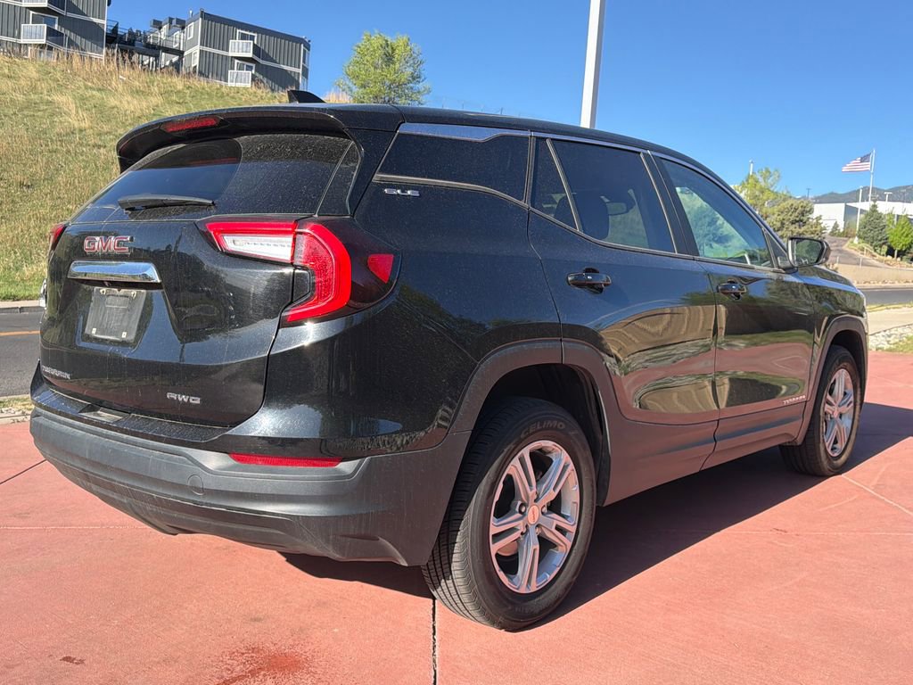 Used 2024 GMC Terrain SLE AWD/4WD image 7