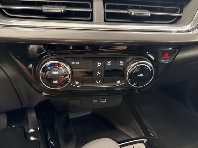 New 2026 Chevrolet Trax ACTIV w/ Sunroof Package FWD image 27