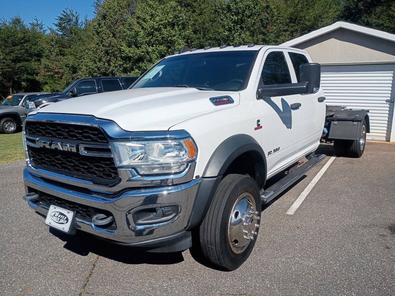 Used 2020 RAM 5500 Tradesman w/ Chrome Appearance Group AWD/4WD image 3