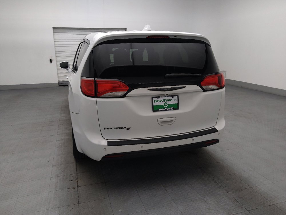 Used 2018 Chrysler Pacifica Touring Plus w/ S Appearance Package FWD image 6