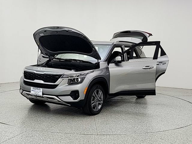 Used 2023 Kia Seltos S AWD/4WD image 9