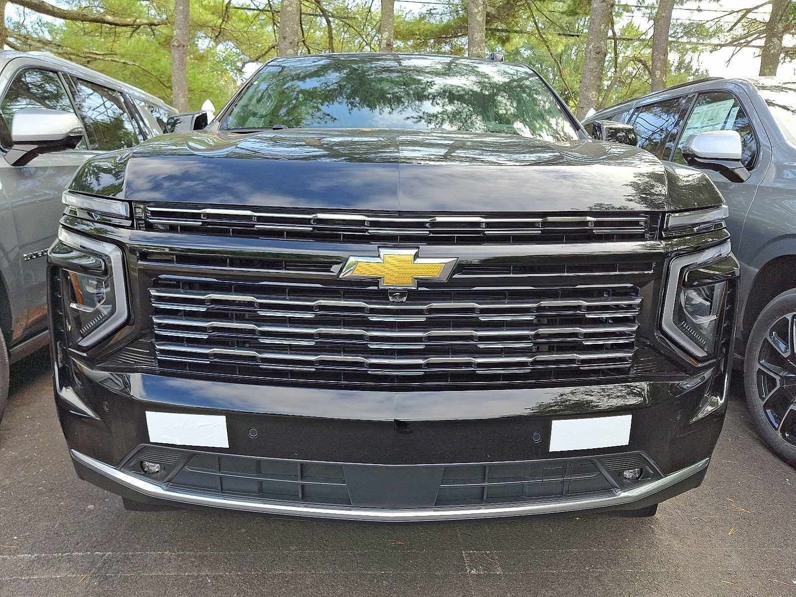 New 2026 Chevrolet Suburban High Country image 2