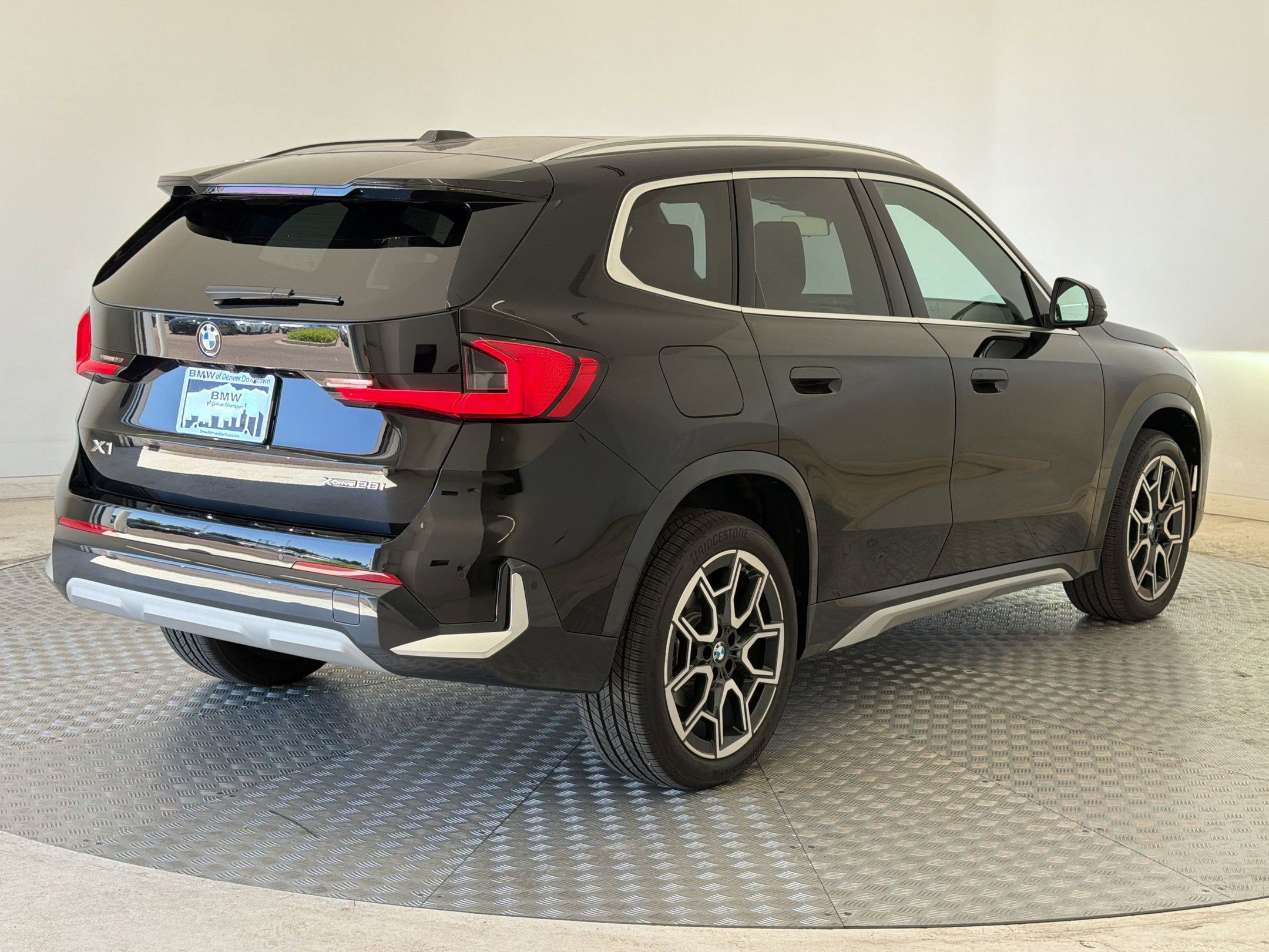 Used 2025 BMW X1 xDrive28i w/ Technology Package AWD/4WD image 9