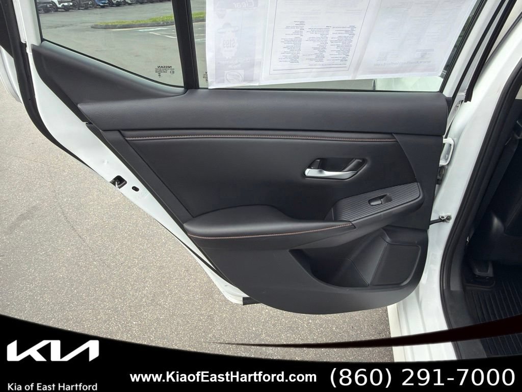 Used 2023 Nissan Sentra SR w/ SR Premium Package FWD image 17