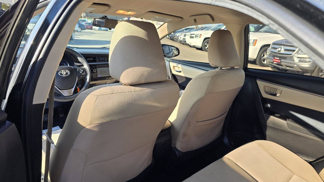 Used 2015 Toyota Corolla LE FWD image 9