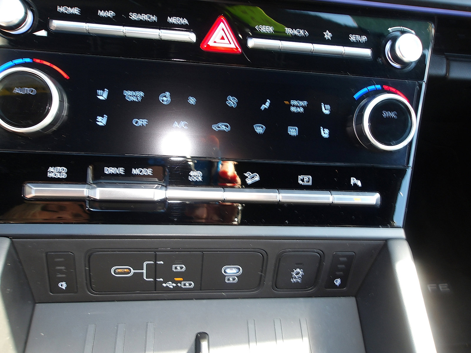 Certified 2025 Hyundai Santa Fe Calligraphy image 24