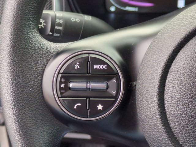 Used 2023 Kia Soul LX image 16
