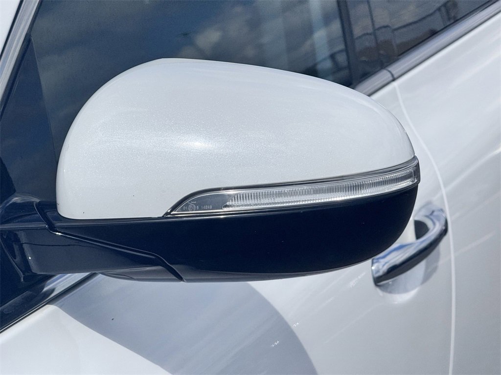 Used 2016 Kia Sorento EX w/ EX Touring Package image 11