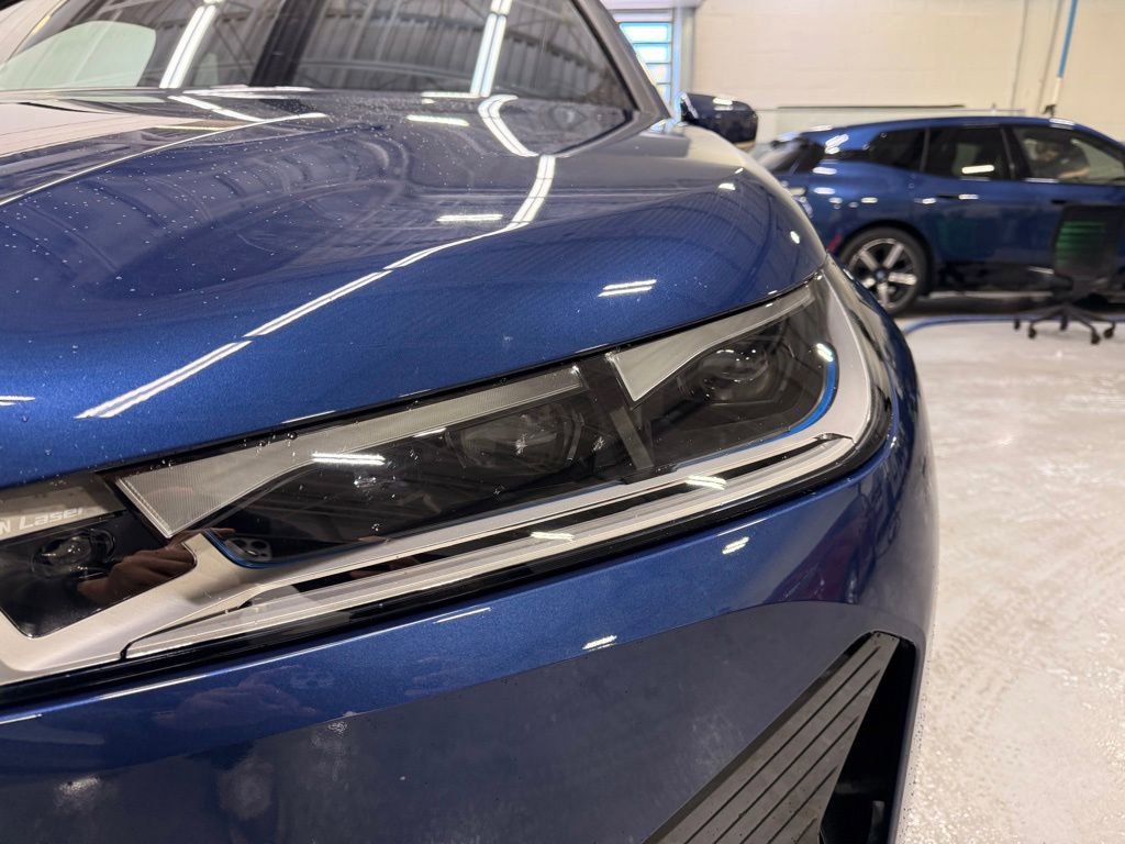 Used 2023 BMW iX xDrive50 w/ Premium Package AWD/4WD image 9