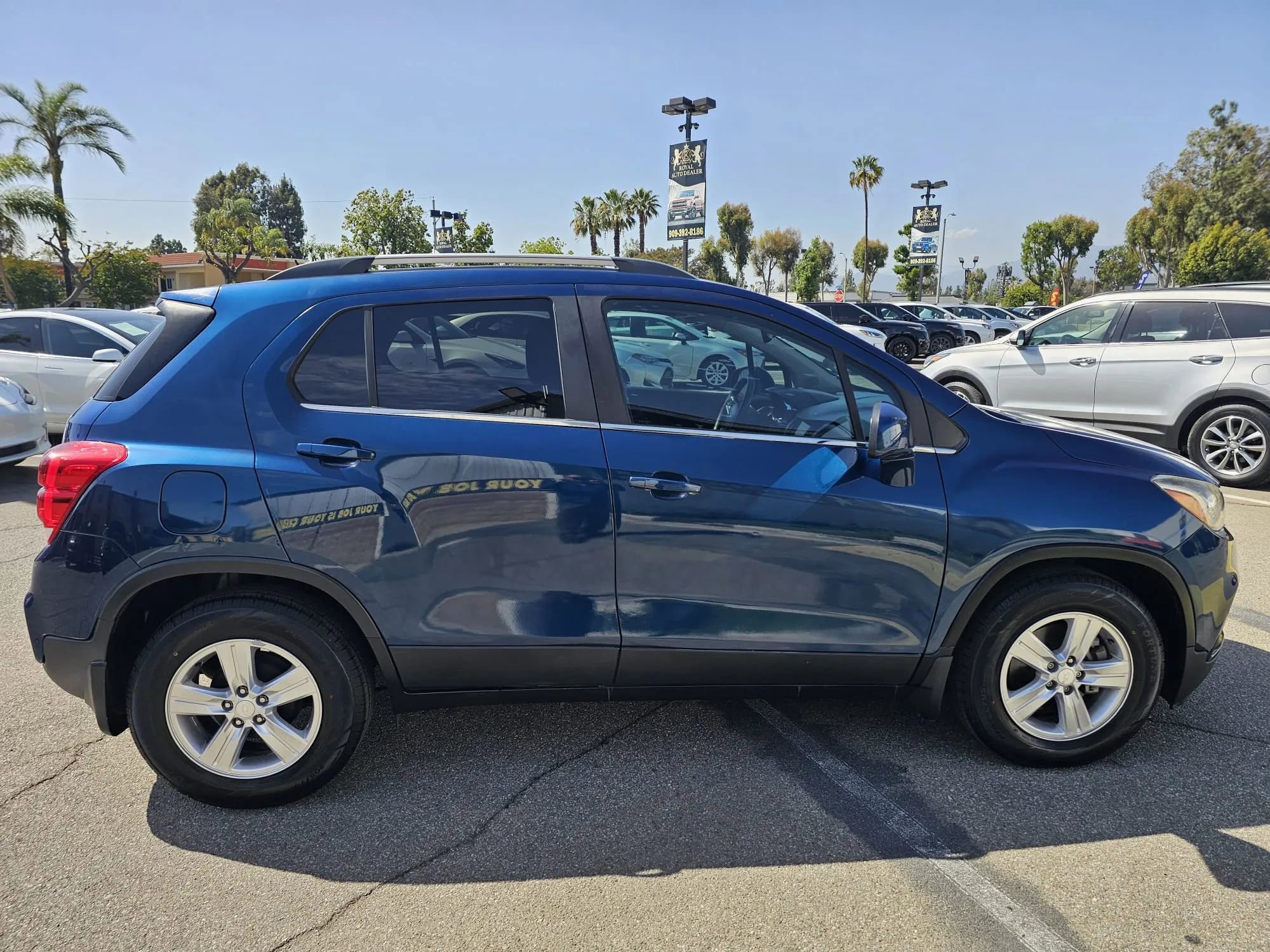 Used 2020 Chevrolet Trax LT w/ LPO, Protection Package FWD image 4
