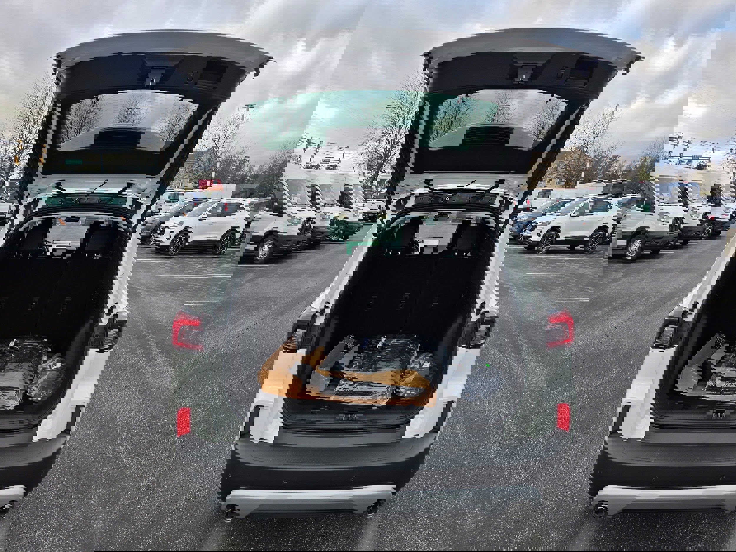 New 2026 Ford Escape SE w/ PHEV Premium Package image 16