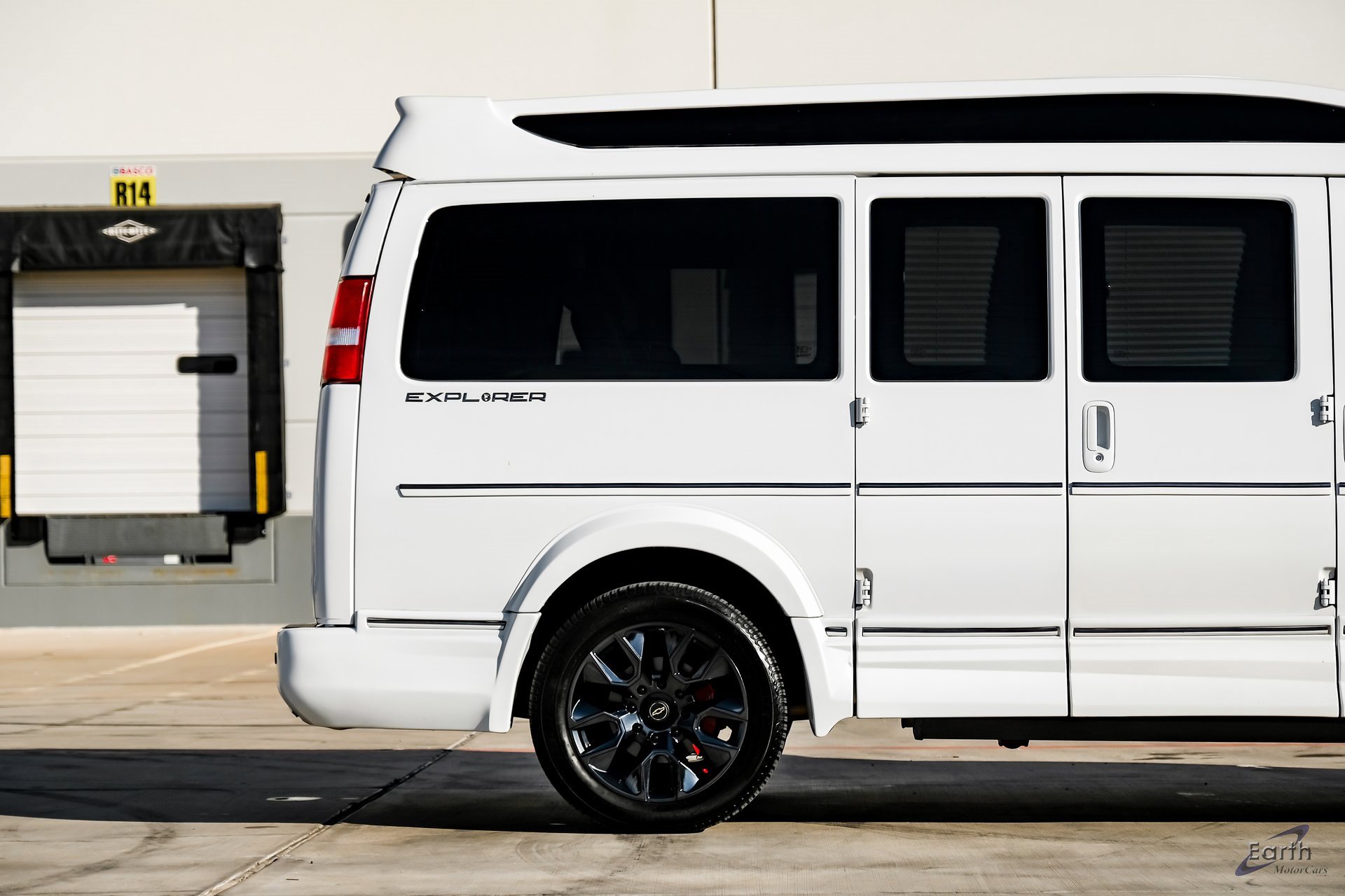 Used 2023 Chevrolet Express 2500 image 17