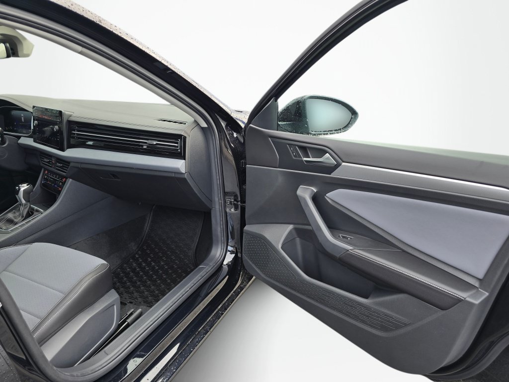New 2026 Volkswagen Jetta SE FWD image 40