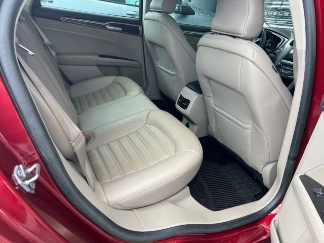 Used 2018 Ford Fusion SE w/ Fusion SE Technology Package FWD image 7