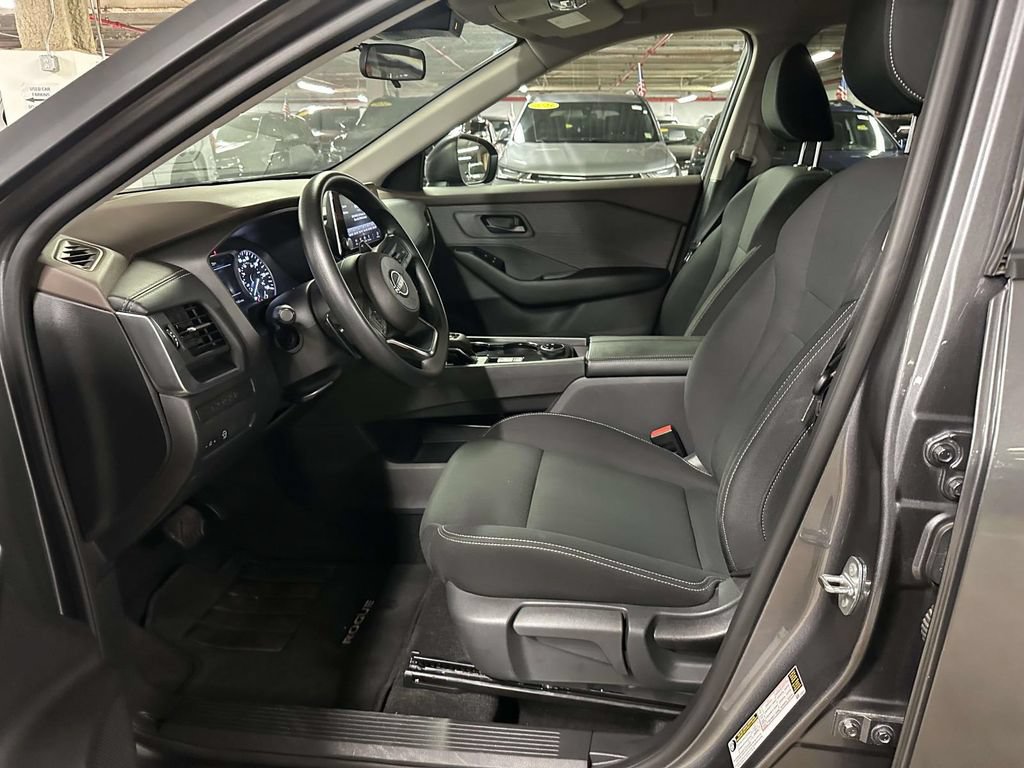 Used 2023 Nissan Rogue S AWD/4WD image 14