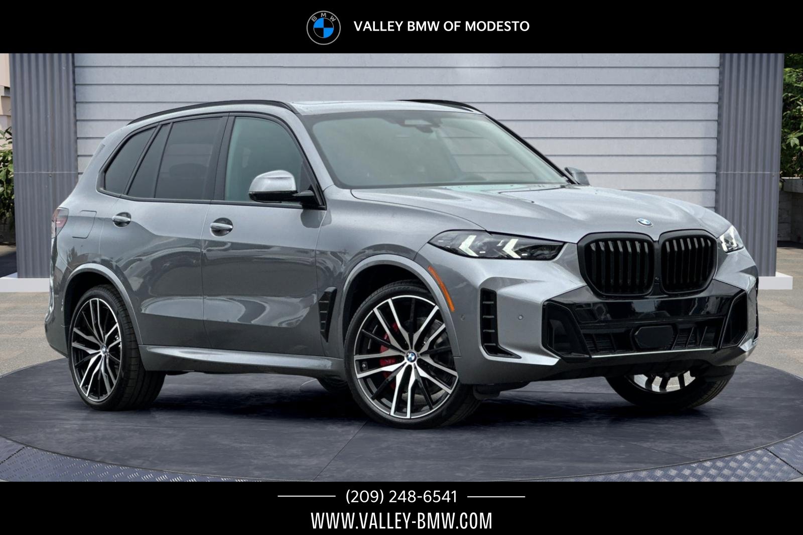 New 2026 BMW X5 xDrive40i w/ M Sport Package image 1