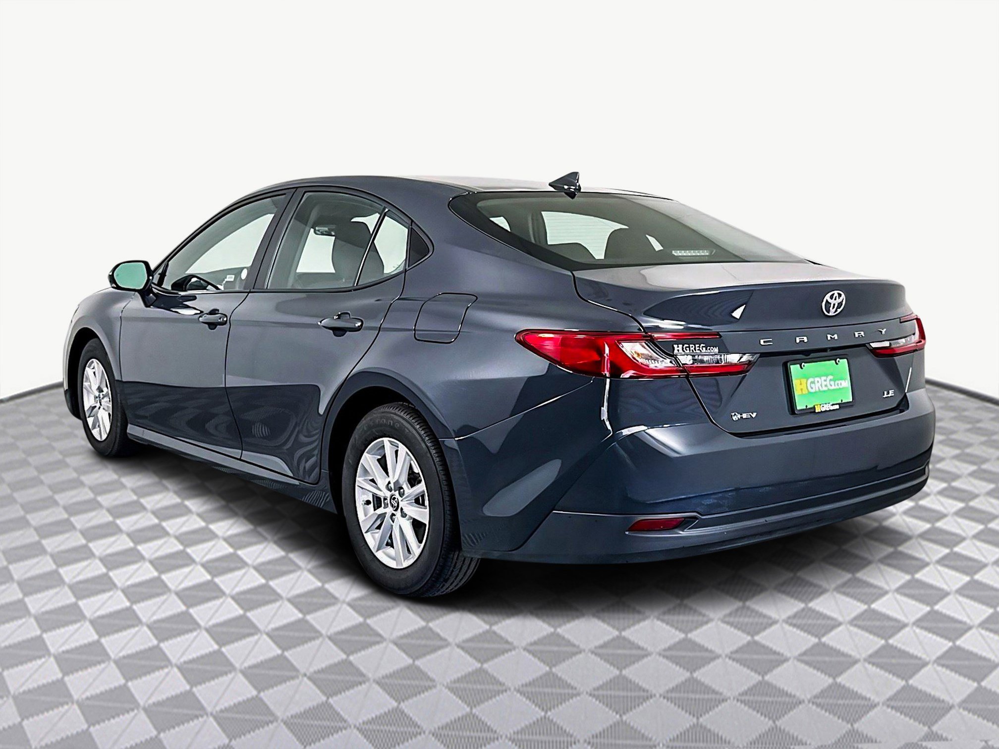 Used 2025 Toyota Camry LE image 7