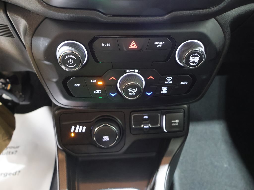 Certified 2018 Jeep Renegade Altitude w/ Safety & Security Group AWD/4WD image 28