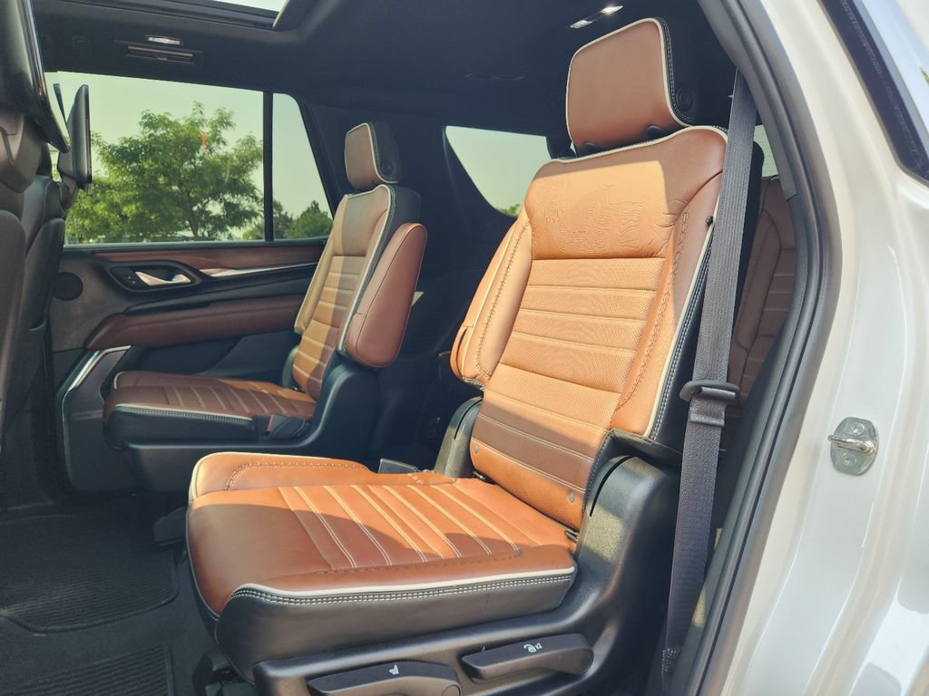 Used 2023 GMC Yukon Denali Ultimate AWD/4WD image 4