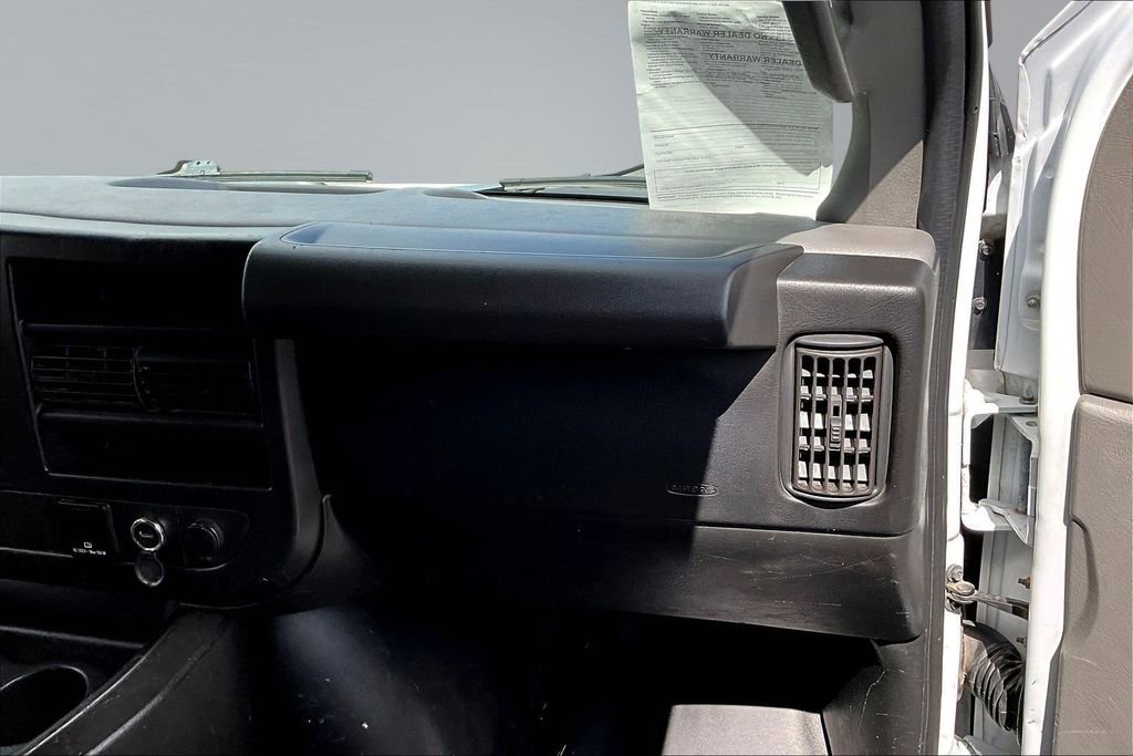 Used 2017 Chevrolet Express 2500 RWD image 27