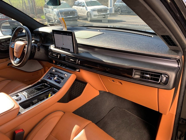 Certified 2023 Lincoln Aviator Black Label Grand Touring image 13