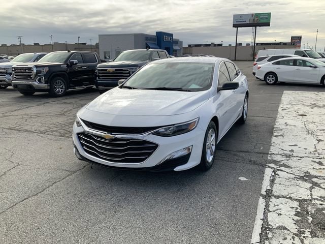 Used 2024 Chevrolet Malibu LS image 2