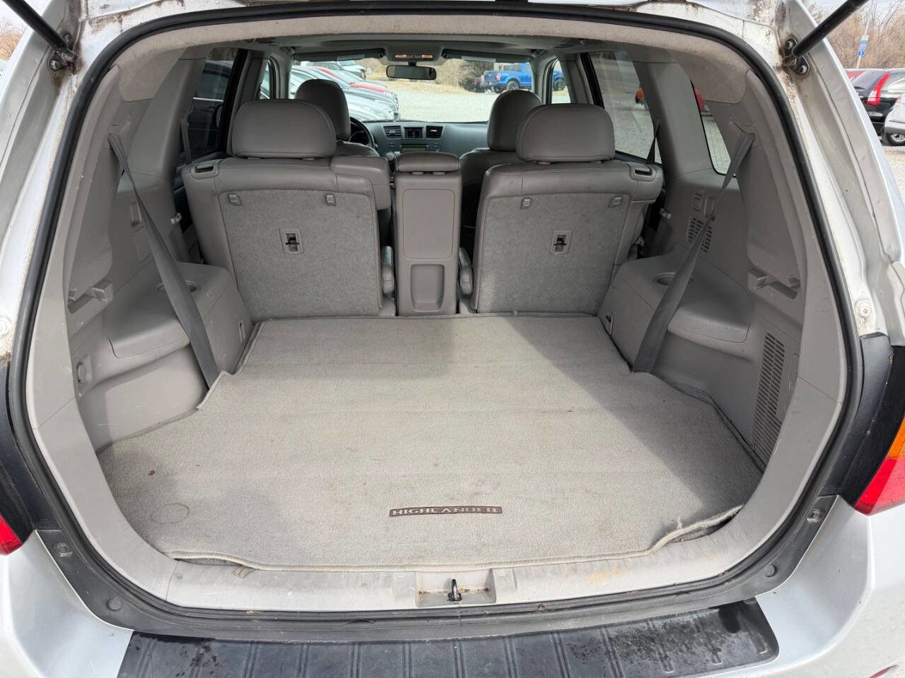 Used 2010 Toyota Highlander SE image 17
