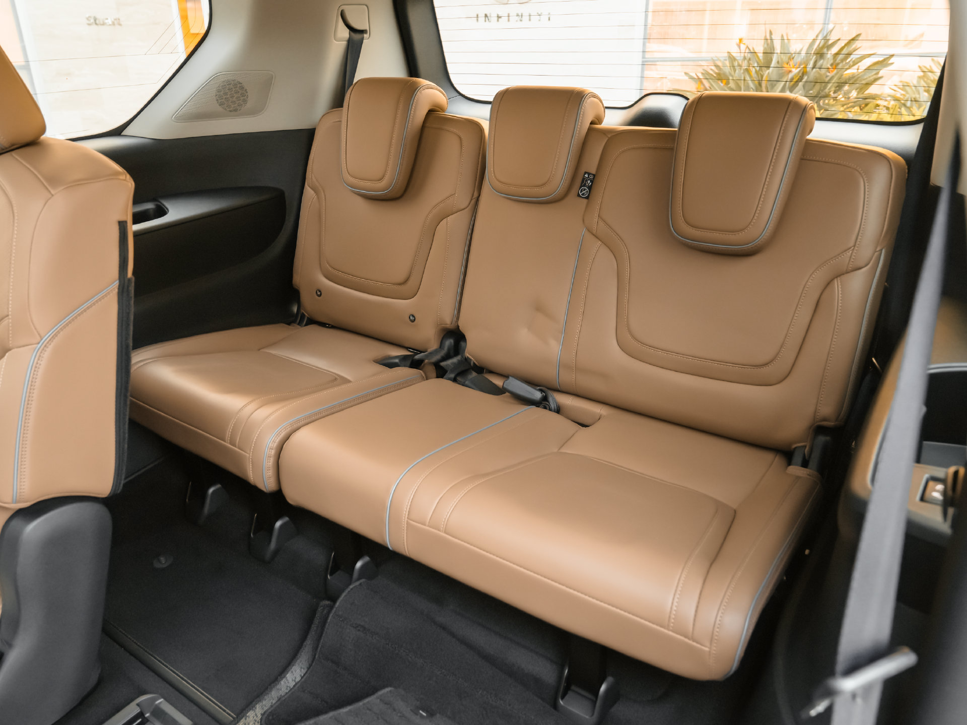 Used 2025 INFINITI QX80 Luxe RWD image 43