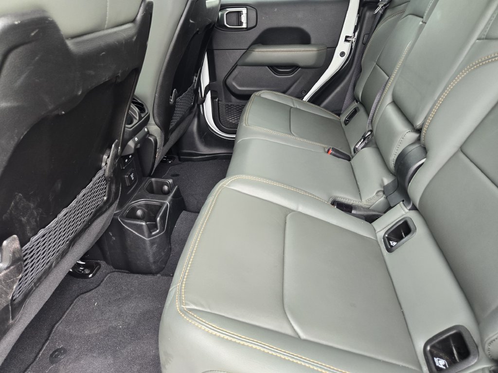 Used 2025 Jeep Gladiator Mojave w/ Convenience Group AWD/4WD image 29