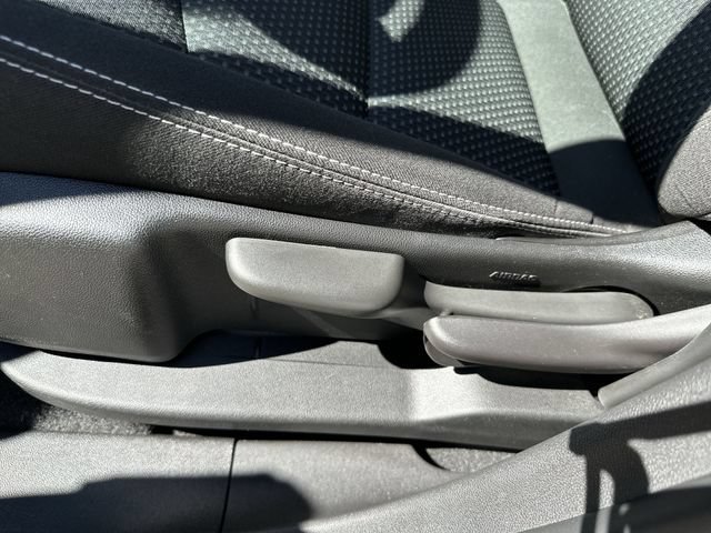 Used 2023 GMC Terrain SLE w/ Elevation Edition FWD image 16